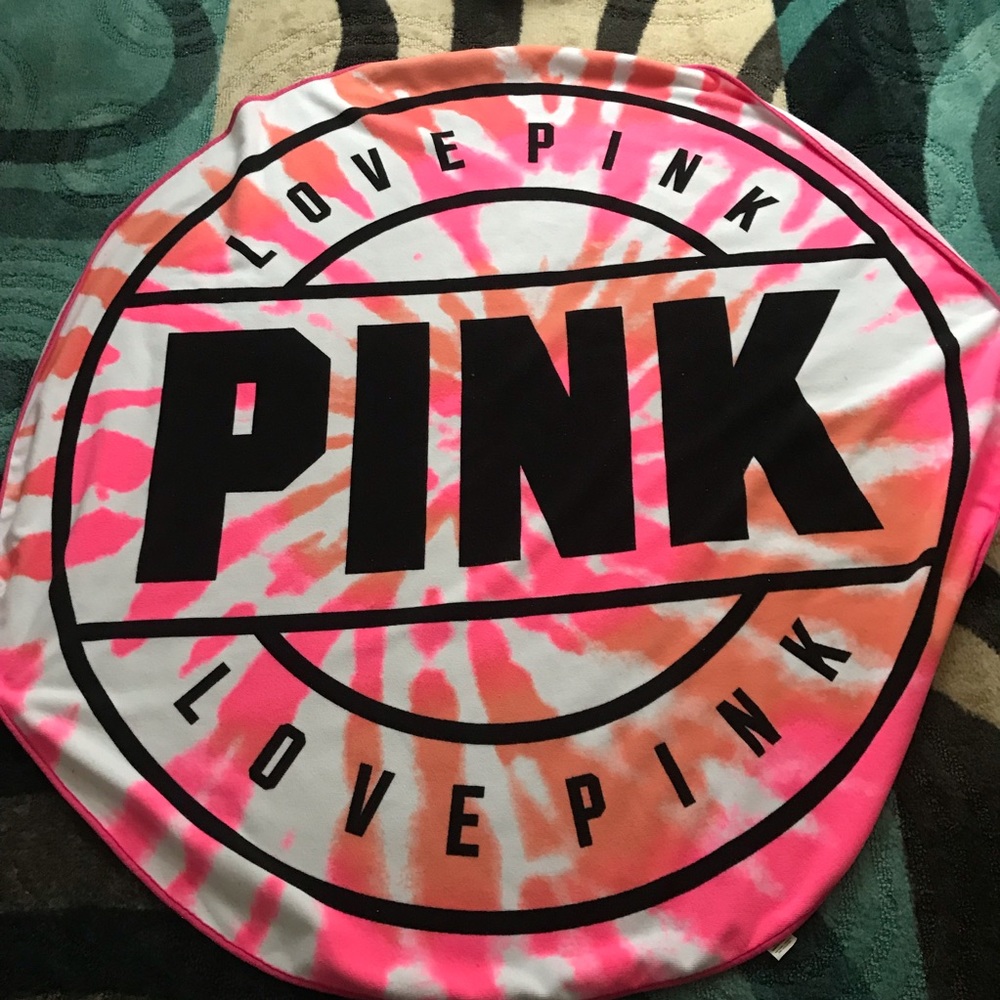 🚫SOLD🚫Round pink towel